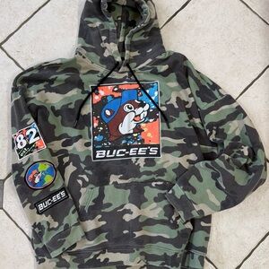 Buc-ee's Hoodie Men's 2XL Green Camo Patches Military Pullover